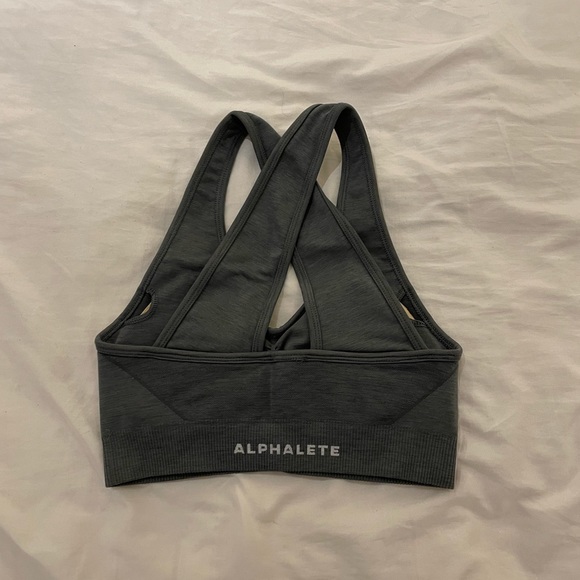 Alphalete amplify sports bra in titanium - Picture 12 of 13